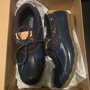 Womens Sperry One Eyed Duck Boits in Navy/ Cheetah Size 8.5